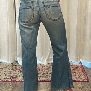 Vintage bell bottom jeans with cute pockets